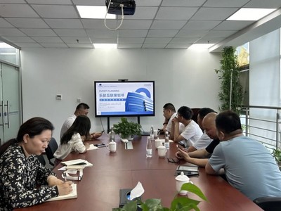 樂膠網總部集結合伙人研討直播電商策略,助力百家包裝實體工廠拓寬線上銷售渠道